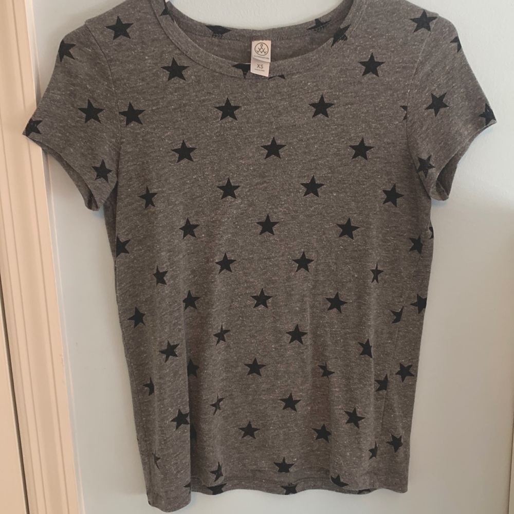 Girls gray t-shirt with black stars
